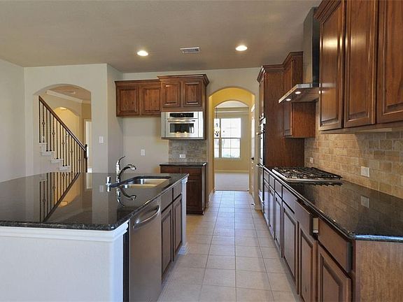 4th image of 7808 Keechie Dr
