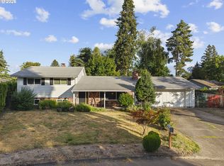 1324 NE Birchaire Ln, Hillsboro, OR 97124