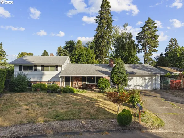 1324 NE Birchaire Ln, Hillsboro, OR 97124