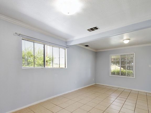 4th image of 226 Dorie St