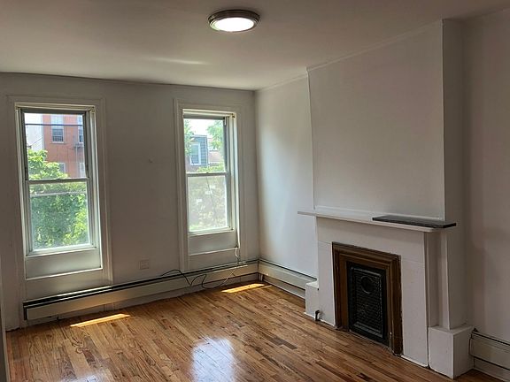 3rd image of 302 Marion St #3