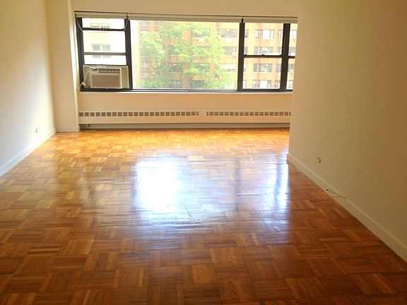 4th image of 412 E 55th St APT 8E