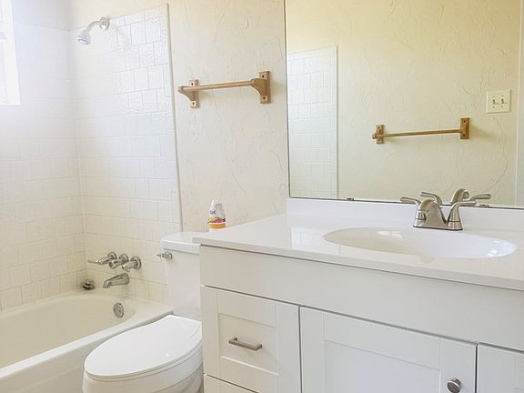 3rd image of 3802 Millbrook Dr