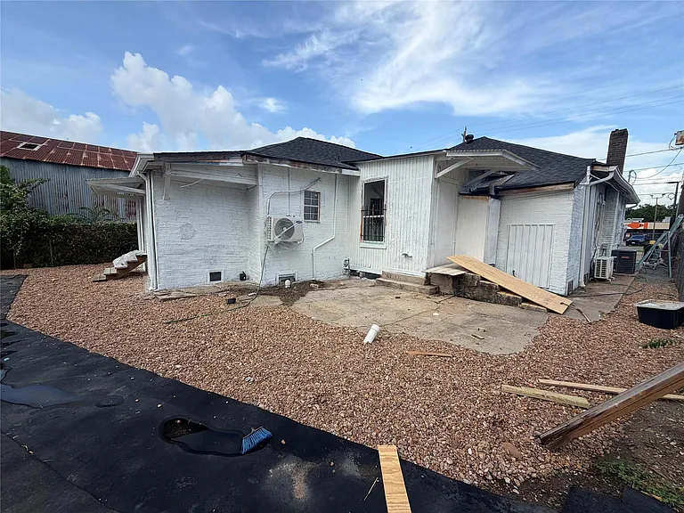 304 S Lockwood Dr — Photo 16