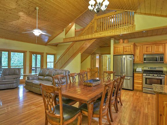 2nd image of 2487 Newport Dr