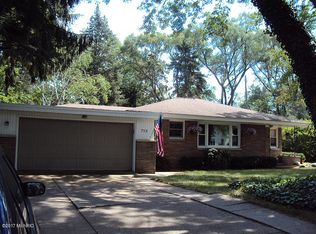 719 Ruth Ave, Holland, MI 49423