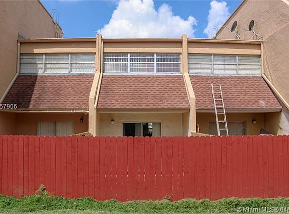 5th image of 840 SW 105th Ave APT 311