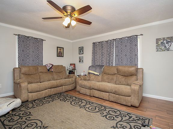 3rd image of 5439 Sturgeon Ave