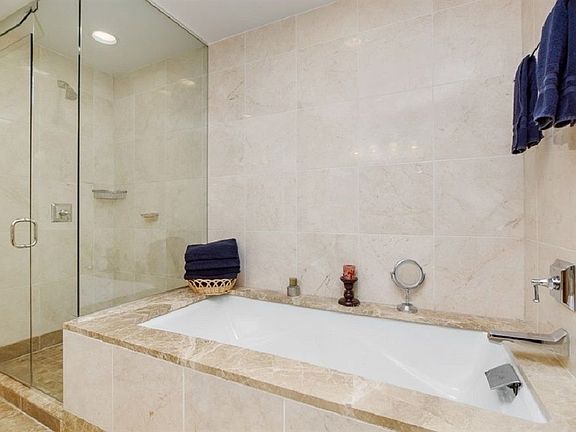 5th image of 45 Park Ave APT 902