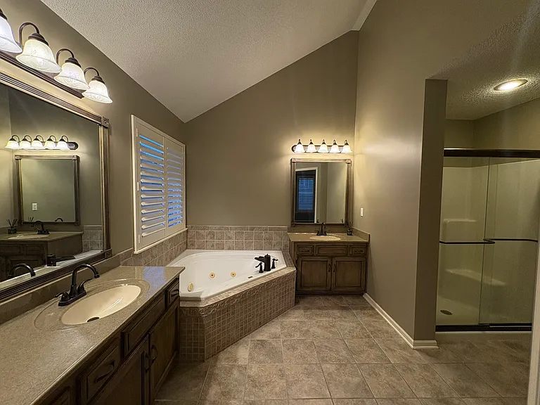 5325 NE Sunshine Dr — Photo 26