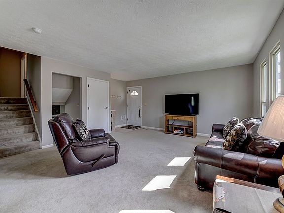 3rd image of 4175 Birnam Dr