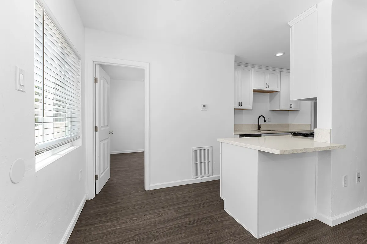 Building Photo - 3828 Arizona St #B