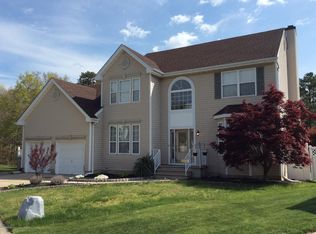 9 Fieldcrest Ct, Bayville, NJ 08721