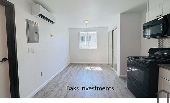 4th image of 11460 Killion St #101