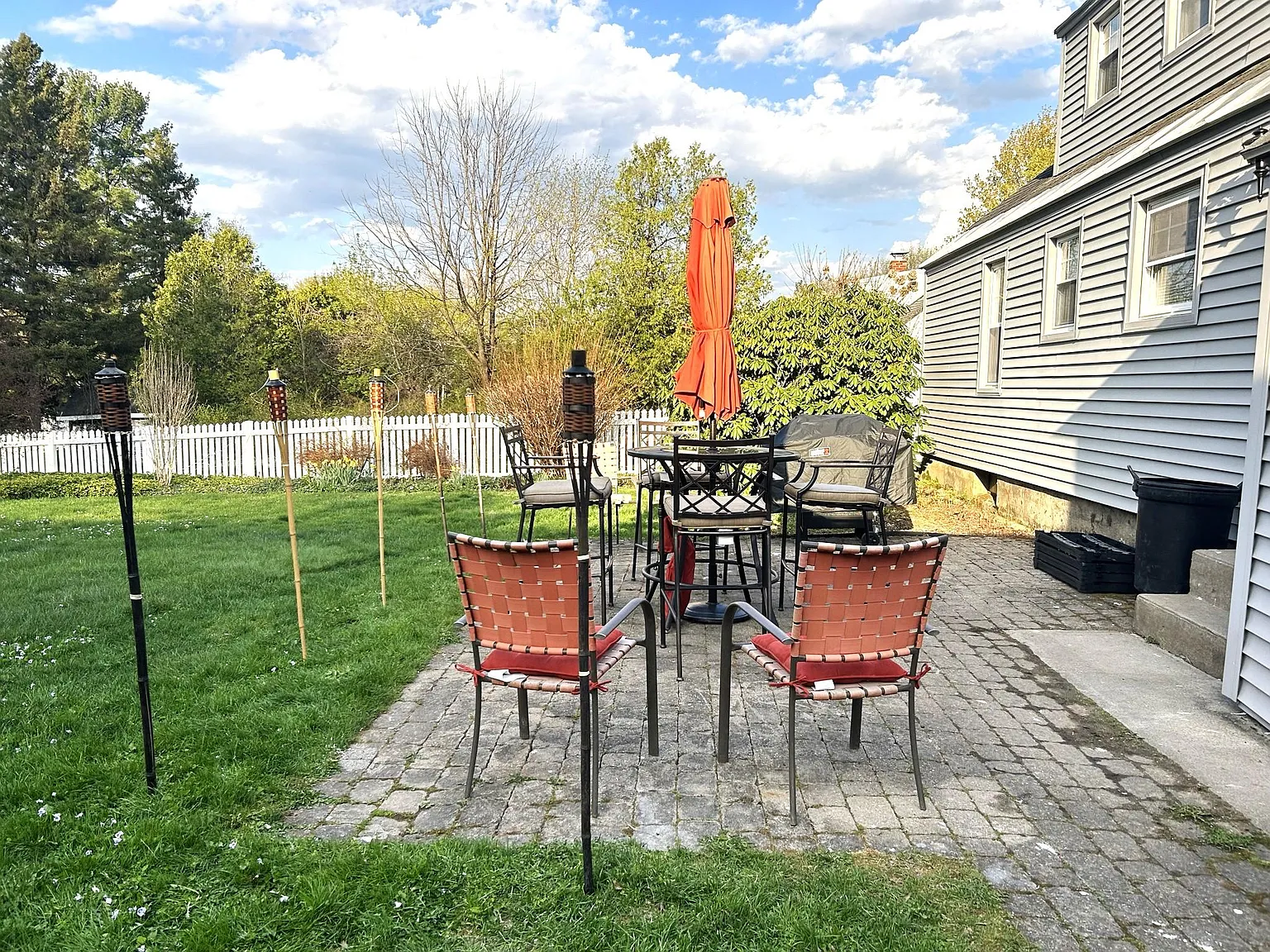 8 Beechwood Rd — Photo 2