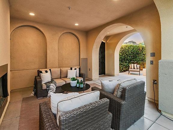 5th image of 548 Quail Pointe Ln