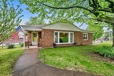 3 bed, 962 sqft, $1,700 — Photo 2