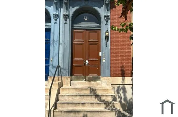 Building Photo - 222 W Madison St #1A