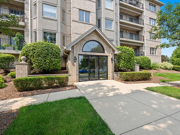 2nd image of 8515 Woodward Ave Unit 303