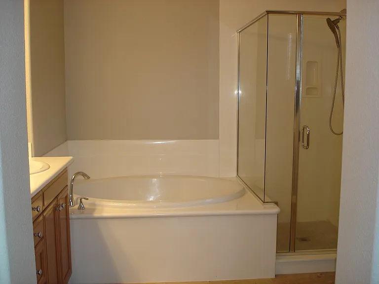 284 W Saint Francis Ave — Photo 4