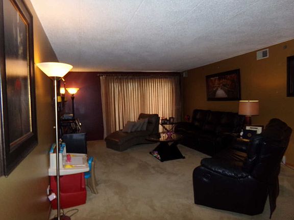 4th image of 10420 Circle Dr APT 17B