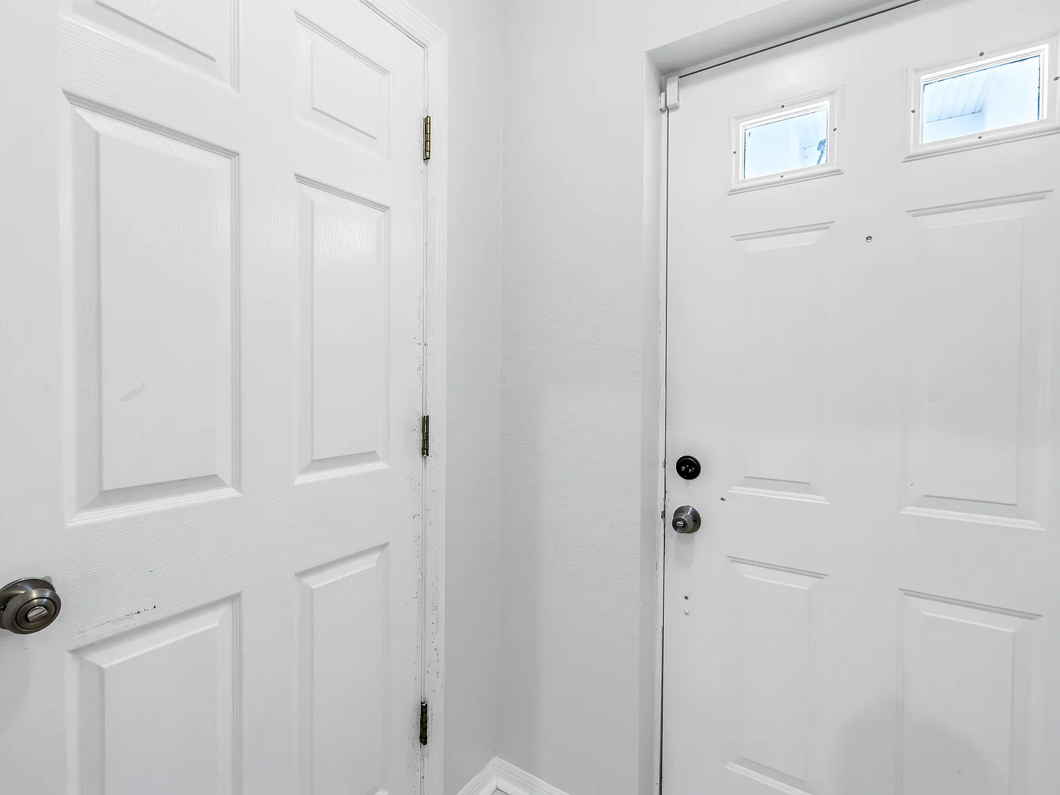 3 bed, 2000 sqft, $3,850 — Photo 2