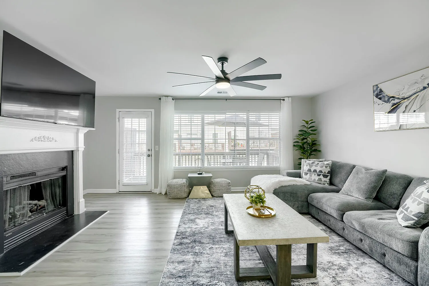 3 bed, 2.5 bath, 1680 sqft, $3,500 — Photo 3