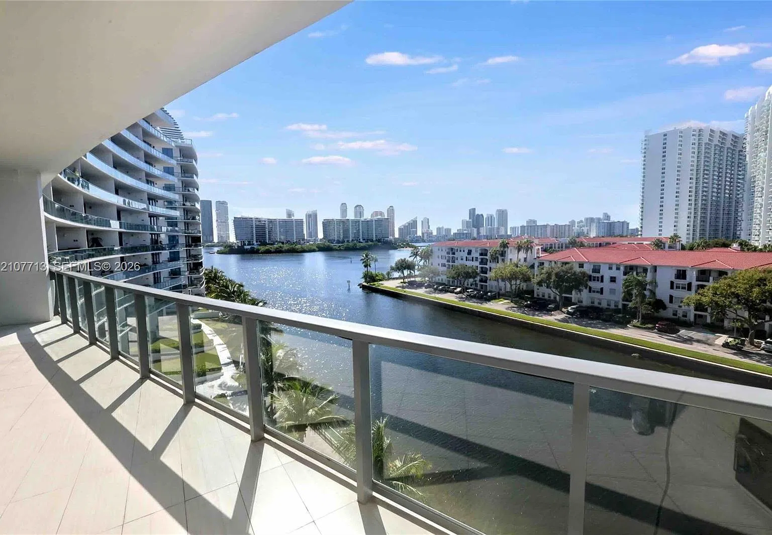 Echo Condo — Photo 1
