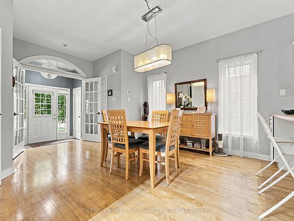5th image of 37 Stoneham St