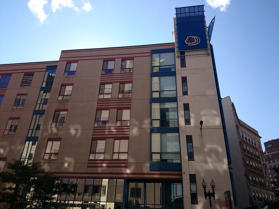 2nd image of 821 Washington St