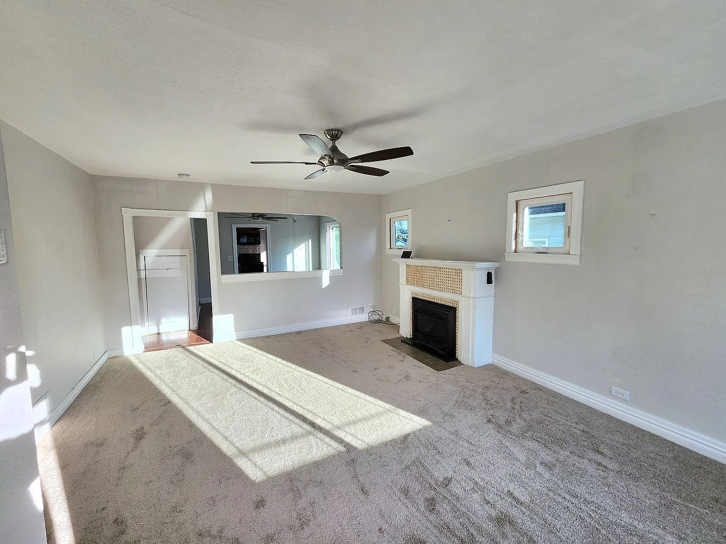 6 Bedroom Charmer — Photo 3