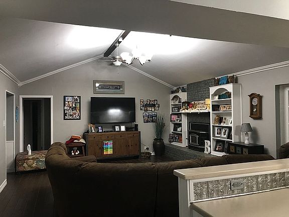 3rd image of 318 Mimosa Dr