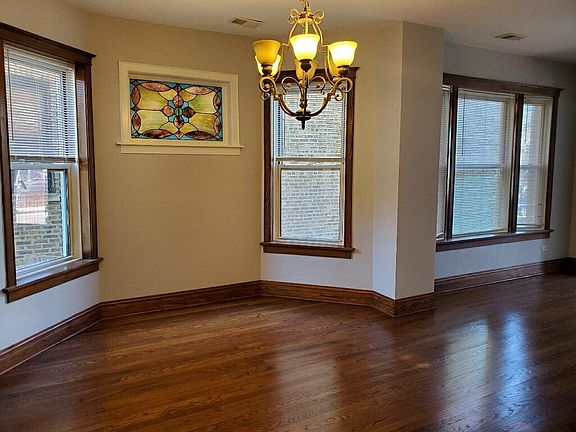 3rd image of 3821 N Wilton Ave APT 1