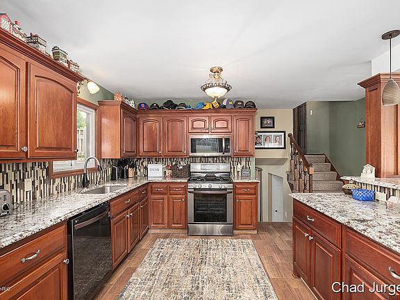 5th image of 3088 Beechcrest Dr