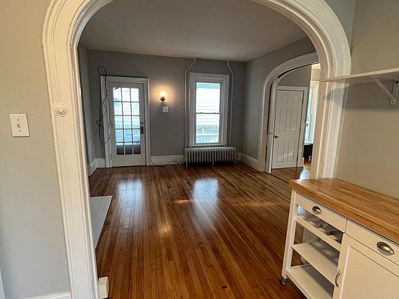 5th image of 19 Pearl St #A