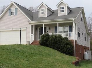 1150 Sterling Pointe Dr, King, NC 27021