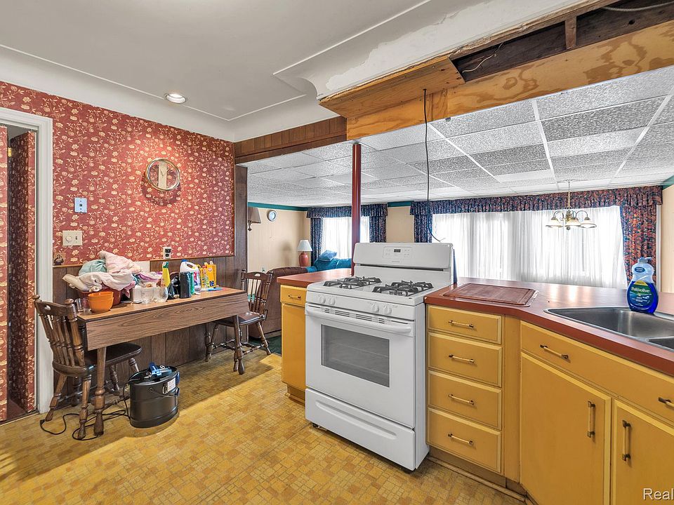 25825 Lyndon, photo 13