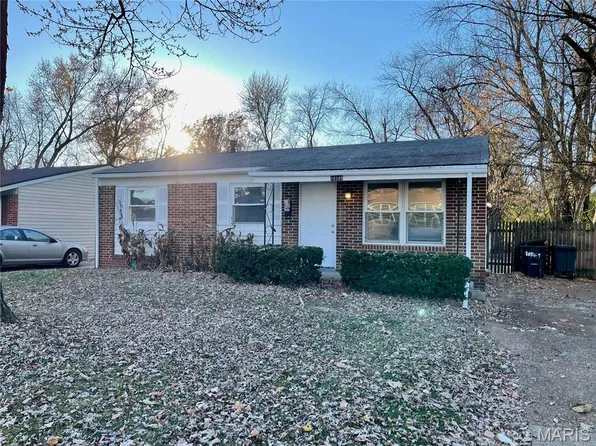 10149 Royal Dr, Saint Louis, MO 63136