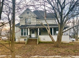 789 Maple Ave, Neoga, IL 62447
