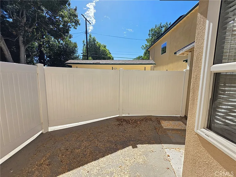 7019 Jamieson Ave — Photo 20