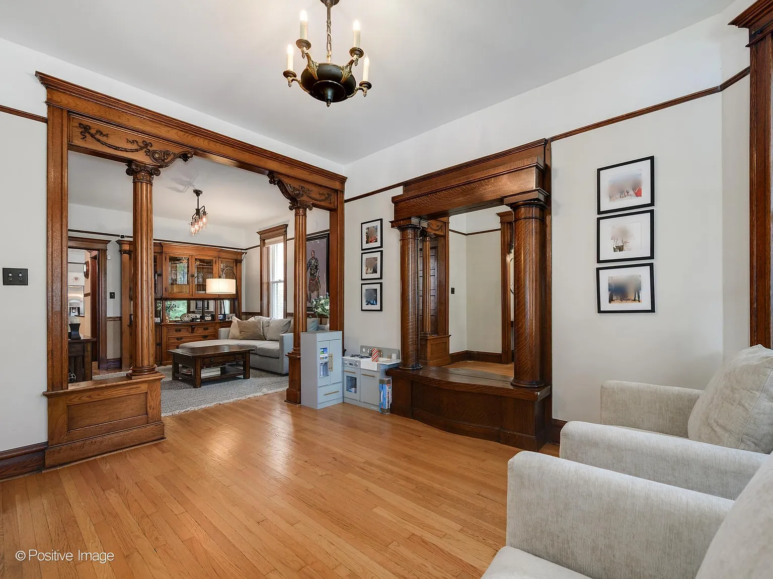 5 bed, 2300 sqft, $5,000 — Photo 2