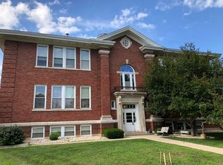 730 N Seminary Ave, Woodstock, IL 60098