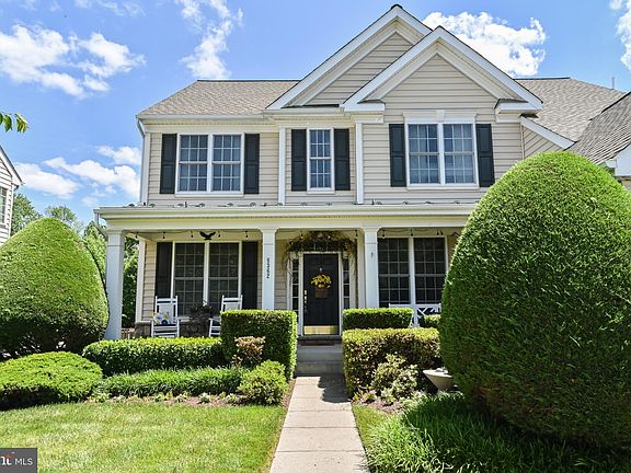 3rd image of 8362 Mineral Springs Dr