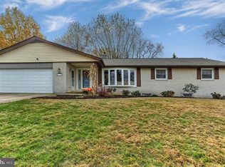 760 Sunlight Dr, York, PA 17402