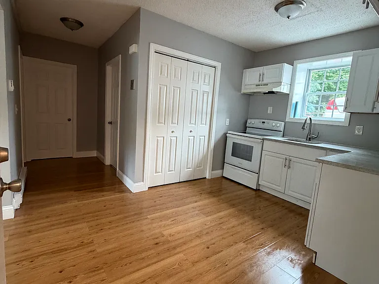 155 Johnson St #13 — Photo 2