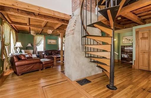 5th image of 66 Aubin St