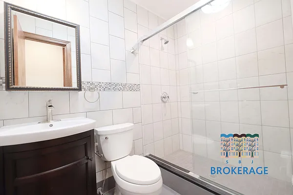 Rented by SBJ Brokerage, LLC | media 32