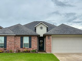 203 Golden Lake Dr, Rayne, LA 70578