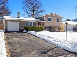 814 Judson Manor Dr, Saint Louis, MO 63141