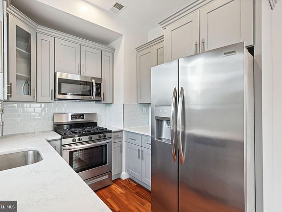 3rd image of 1901 W Montgomery Ave #B